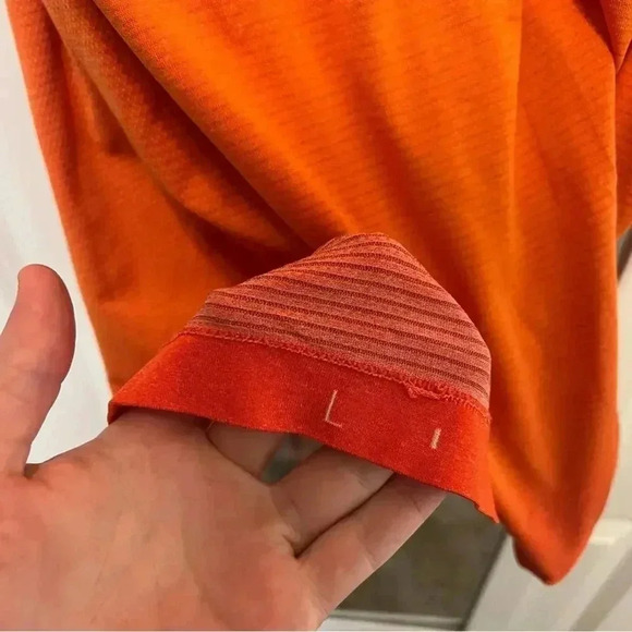 619 Men’s Lululemon Orange and Red Ombré Polo - Picture 3 of 4